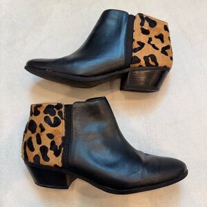 Vintage 90s Leopard Print Black Ankle Boots